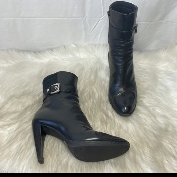 NEW Stuart Weitzman Buckeroo Black Leather Buckle Trim High Heeled Boots Sz 8.5 - Picture 1 of 3